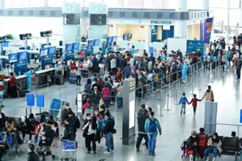 Suspenden aeropuertos vietnamitas recepción de vuelos desde Corea del Sur