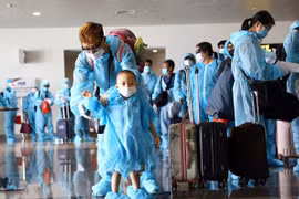 Vietnamitas repatriados de Rusia completan período de cuarentena por COVID-19