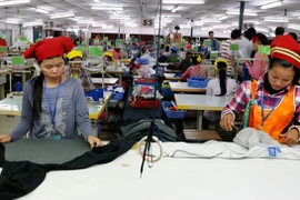 Unión Europea comienza a retirar parte de preferencias arancelarias a Camboya