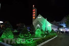 Felicitan a católicos y protestantes en Vietnam por la Pascua