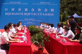 Vietnam y China fomentan cooperación en puertas fronterizas