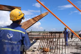 Especialistas singapurenses pronostican crecimiento económico de Vietnam de 2,9 por ciento en 2020