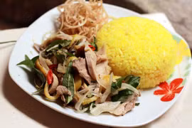 Arroz con pollo, plato imperdible al llegar a Hoi An