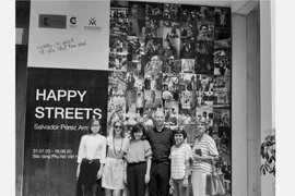 Exhiben fotografías en blanco y negro de arquitecto español sobre Vietnam
