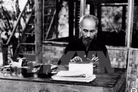 Historiador francés exalta la personalidad del Presidente Ho Chi Minh