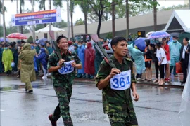 Nutrida participación en maratón conmemorativo por aniversario de Ejército Popular de Vietnam 
