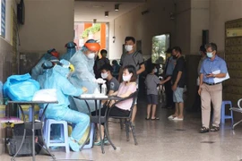 Aceleran pruebas de COVID-19 en Ciudad Ho Chi Minh