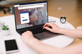 Empresas y trabajadores vietnamitas expresan optimismo ante impulso del cambio digital