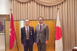 Profesor vietnamita recibe la Orden del Sol Naciente de Japón