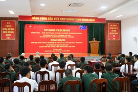 Inauguran curso del idioma inglés para militares vietnamitas patrocinado por Australia