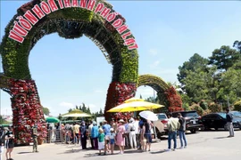 Da Lat recibe a 58 mil visitantes durante feriados en Vietnam