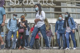 Fabricantes de mascarillas en Malasia solicitan exención de impuestos sobre materias primas y ventas