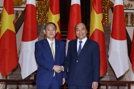 Premier vietnamita se reúne con Suga Yoshihide 