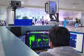Singapur fabrica medidor automático de temperatura corporal para reducir recurso humano y costo
