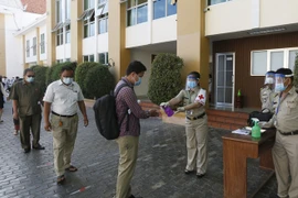 Camboya endurece las medidas de prevención ante infección local del COVID-19