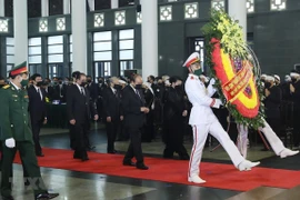 Dirigentes y pueblo vietnamitas despiden al exsecretario general del Partido Comunista Le Kha Phieu