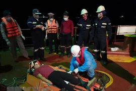 Rescatan en provincia vietnamita a marinero filipino accidentado en el mar