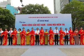Exhibición fotográfica sobre fundación del Partido Comunista de Vietnam en Ciudad Ho Chi Minh
