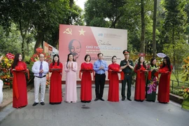 Inauguran exposición fotográfica y documental sobre Presidente Ho Chi Minh