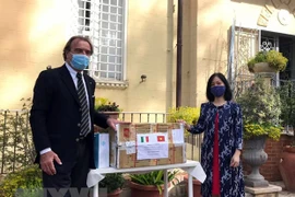 Vietnam une manos con Italia en lucha contra el COVID-19