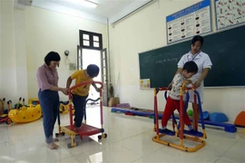 Premier de Vietnam aprueba programa de apoyo para personas con discapacidad