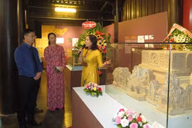 Efectúan exhibición por 60 aniversario del hermanamiento de Hanoi-Hue-Saigón