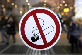 Fumar tabaco aumenta riesgo del contagio de epidemia COVID -19 en comunidad