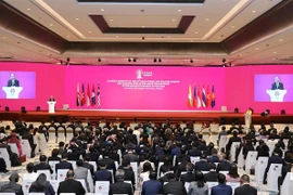 Prioriza Vietnam construcción de la Comunidad de ASEAN cohesiva en 2020