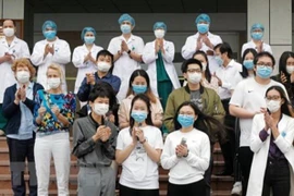 Vietnam expresa su humanismo con comunidad internacional en batalla contra COVID-19
