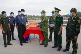Vietnam apoya a provincia camboyana en lucha contra COVID-19