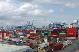 Aumenta volumen comercial de Vietnam por puertos marítimos