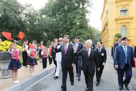 Intercambian Vietnam y China felicitaciones por aniversario de relaciones bilaterales 