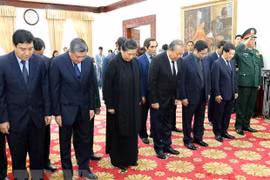 Dirigentes de Vietnam rinden homenaje póstumo al expremier laosiano