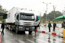 Vietnam recupera intercambio comercial a través de puertas fronterizas con China
