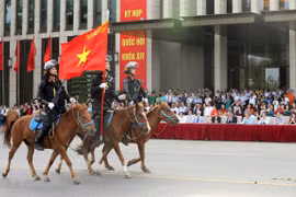 Unidad de caballería de Policía hace su debut en Vietnam