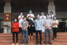 Otros cinco pacientes recuperados de coronavirus en Vietnam