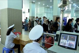Vietnam y Camboya trabajan para garantizar transporte de mercancías transfronterizo 