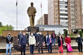 Comunidades vietnamitas en Rusia y Argelia conmemoran aniversario 130 del natalicio de Ho Chi Minh