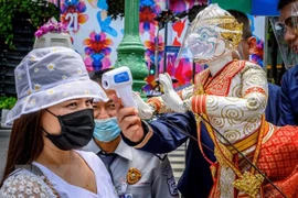 Tailandia da bienvenida a visitantes internacionales después de siete meses de cerrar sus fronteras