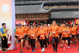 En Vietnam maratón caritativo a favor de niños con enfermedades oculares