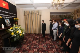 Homenajean en país europeos a difunto exdirigente partidista de Vietnam 