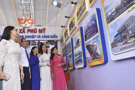 Inauguran exposición sobre Partido Comunista de Vietnam en provincia sureña de Ba Ria - Vung Tau