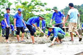 Jóvenes de Tien Giang desarrollan actividades prácticas hacia la comunidad