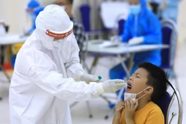 Vietnam completa un millón de pruebas PCR del COVID-19 