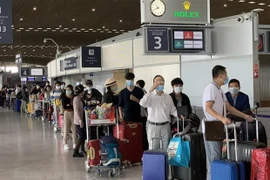 Repatrían a más de 280 ciudadanos vietnamitas varados en Europa