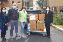 Ciudadana vietnamita brinda aportes a la lucha contra COVID -19 en Bélgica