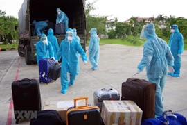 Regresan al país 350 vietnamitas en Europa y África