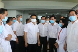 Supervisan labores preventivas del COVID-19 en la provincia vietnamita de Long An
