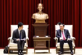 Recibe dirigente de Hanoi a director general de AEONMALL Vietnam