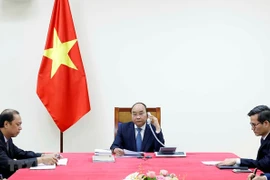 Premier de Vietnam mantiene conversación telefónica con su homólogo japonés